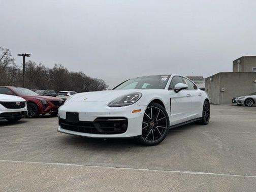 2023 Porsche Panamera 4