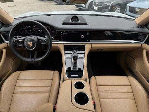 2023 Porsche Panamera 4