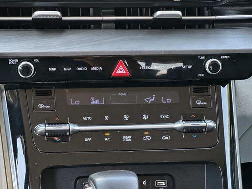Snow White Pearl 2022 Kia Carnival SX