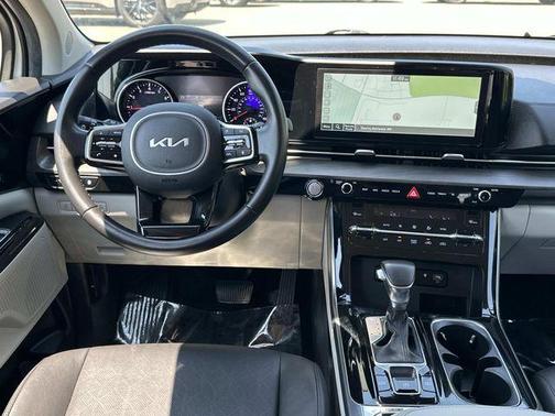 Snow White Pearl 2022 Kia Carnival SX