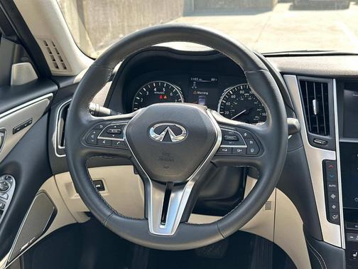 2022 INFINITI Q50 LUXE
