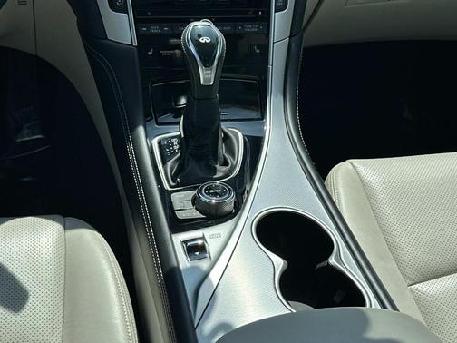 2022 INFINITI Q50 LUXE