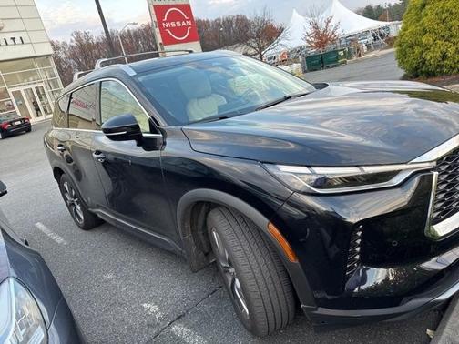 2022 INFINITI QX60 Luxe