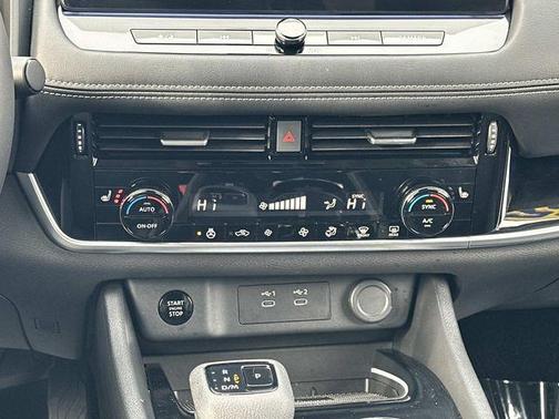 2025 Nissan Rogue SL