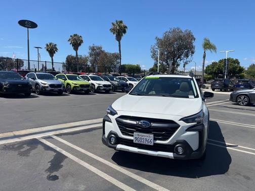 Crystal White Pearl 2024 Subaru Outback Limited