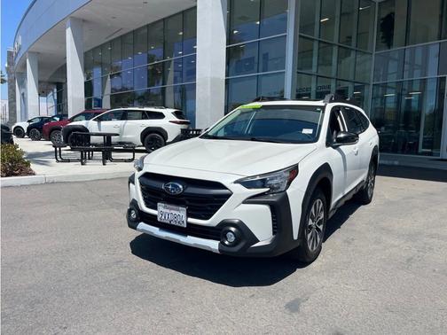 Crystal White Pearl 2025 Subaru Outback Limited XT