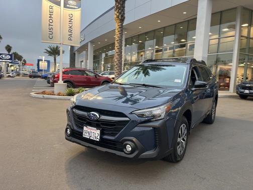 2025 Subaru Outback Premium