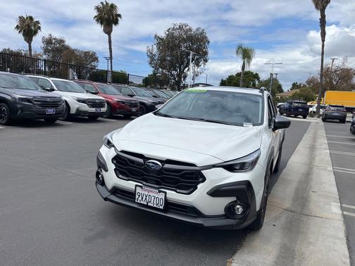 Crystal White Pearl 2025 Subaru Crosstrek Limited