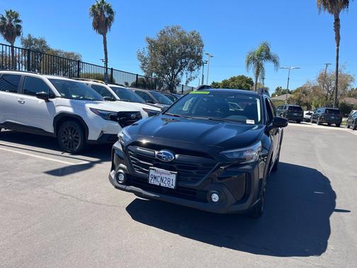 Crystal Black Silica 2024 Subaru Outback Onyx Edition XT