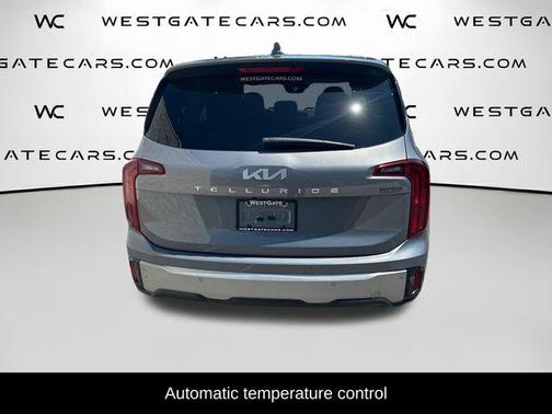 Everlasting Silver 2023 Kia Telluride LX