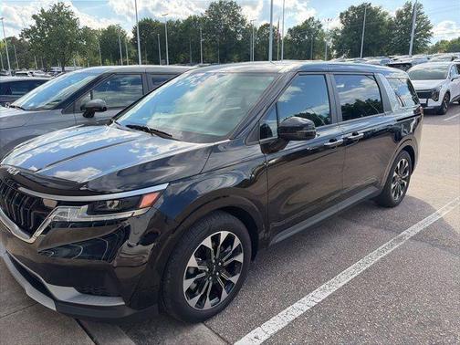 Aurora Black Pearl 2024 Kia Carnival EX