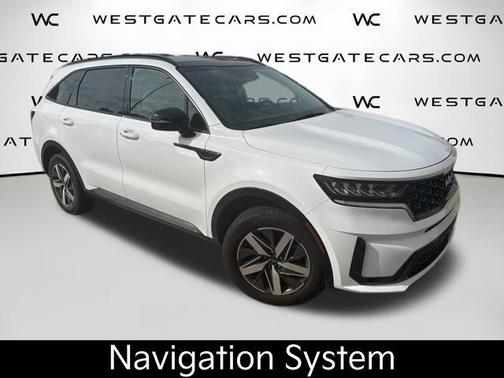 Glacial White Pearl 2023 Kia Sorento S