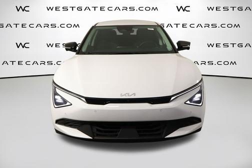 Glacier White Pearl 2025 Kia EV6 Light