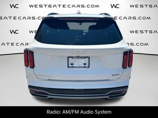 Glacial White Pearl 2023 Kia Sorento SX