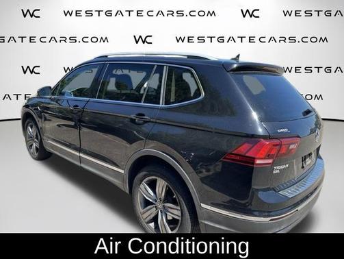 Deep Black Pearl Effect 2020 Volkswagen Tiguan 2.0T SEL