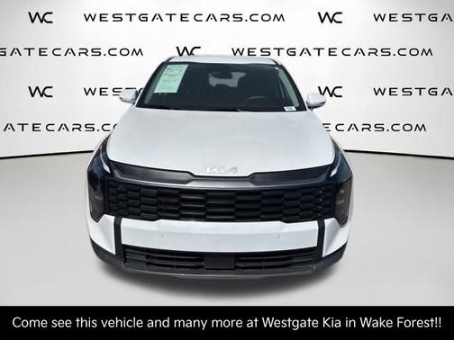 White Pearl 2026 Kia Sportage LX