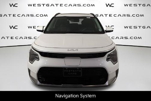 Snow White Pearl 2023 Kia Niro EV Wave