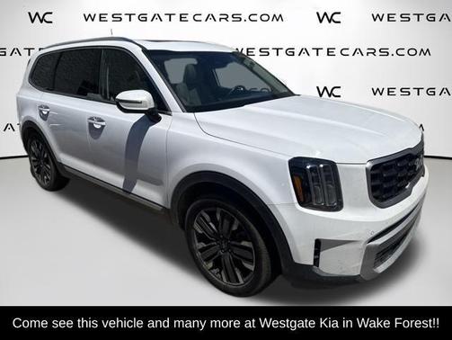 Glacial White Pearl 2024 Kia Telluride SX
