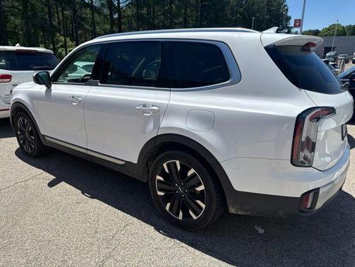 Glacial White Pearl 2024 Kia Telluride SX