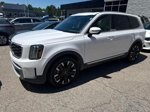 Glacial White Pearl 2024 Kia Telluride SX