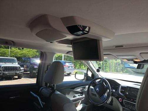 Modern Steel Metallic 2019 Honda Pilot Touring 8-Passenger