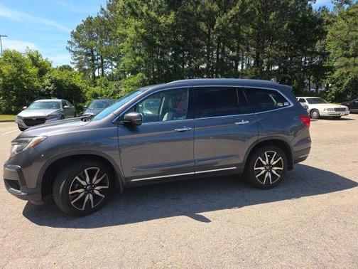 Modern Steel Metallic 2019 Honda Pilot Touring 8-Passenger