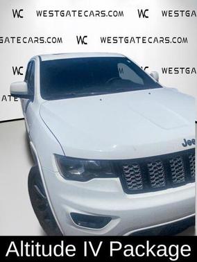 Bright White Clearcoat 2017 Jeep Grand Cherokee Altitude