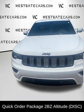 Bright White Clearcoat 2017 Jeep Grand Cherokee Altitude