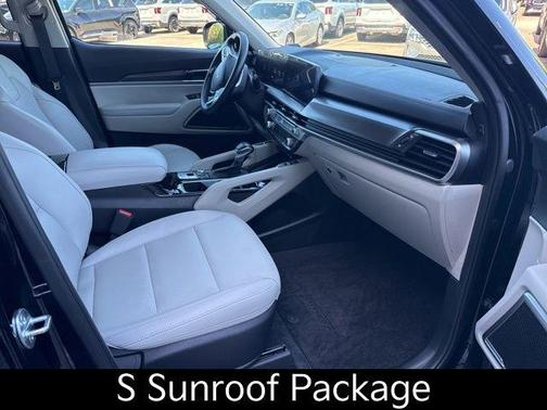 Ebony Black 2024 Kia Telluride S
