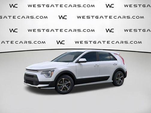 Snow White Pearl 2026 Kia Niro LX