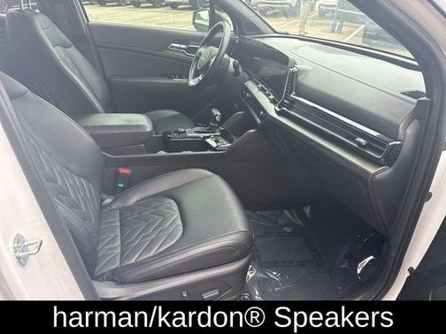 Glacier White Pearl 2023 Kia Sportage X-Pro Prestige