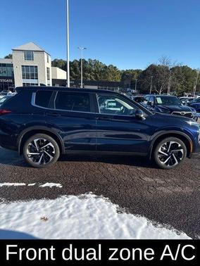 Cosmic Blue Metallic 2024 Mitsubishi Outlander SE