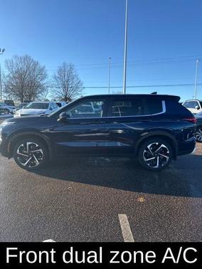 Cosmic Blue Metallic 2024 Mitsubishi Outlander SE