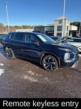 Cosmic Blue Metallic 2024 Mitsubishi Outlander SE