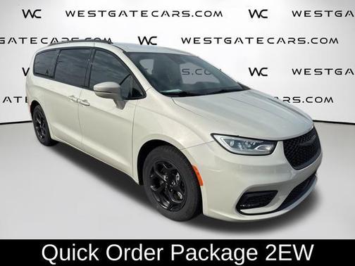Luxury White Pearlcoat 2021 Chrysler Pacifica Hybrid Touring