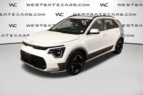 Snow White Pearl 2023 Kia Niro EV Wave