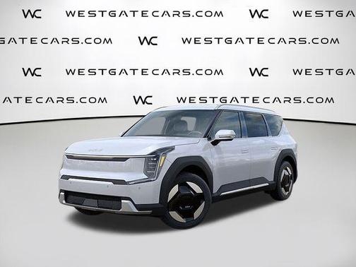 Glacial White Pearl 2026 Kia EV9 Wind