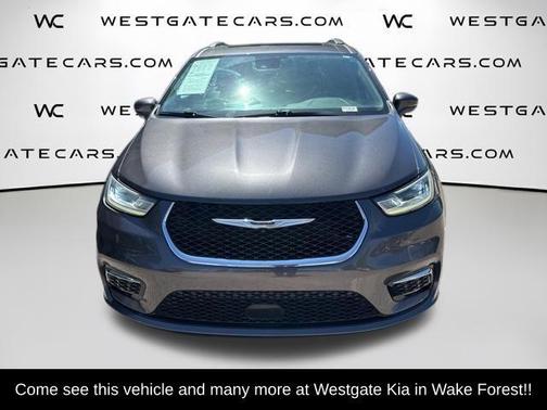 Granite Crystal Clearcoat Metallic 2022 Chrysler Pacifica Touring-L