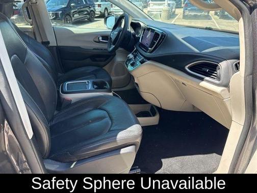 Granite Crystal Clearcoat Metallic 2022 Chrysler Pacifica Touring-L