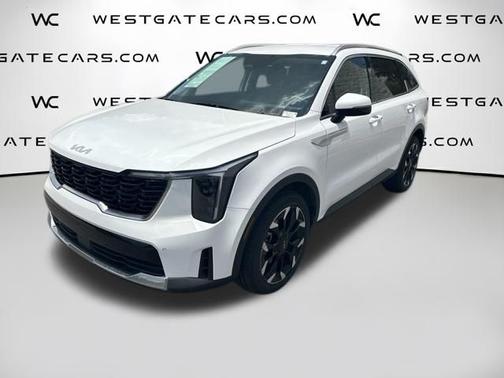 White Pearl 2024 Kia Sorento EX