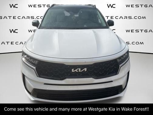 White Pearl 2023 Kia Sorento S