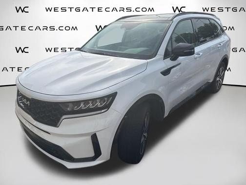 White Pearl 2023 Kia Sorento S