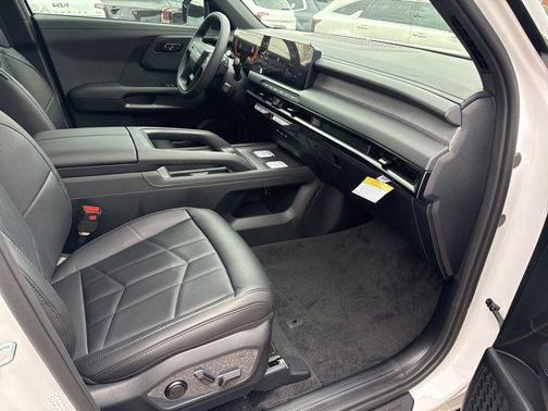 Glacial White Pearl 2027 Kia Telluride EX