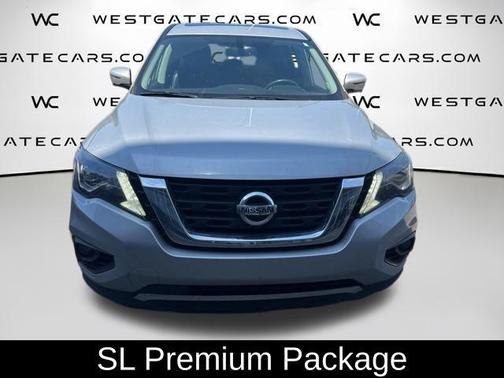 Brilliant Silver Metallic 2017 Nissan Pathfinder SL