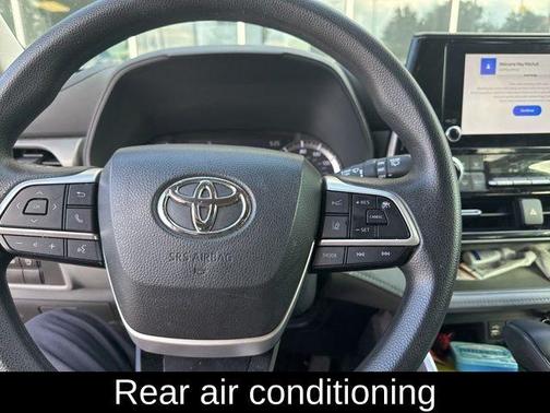 Midnight Black Metallic 2023 Toyota Highlander L