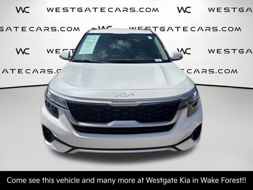 Snow White Pearl 2023 Kia Seltos S