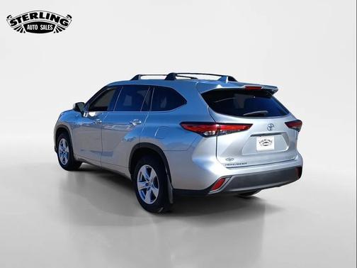 2021 Toyota Highlander LE
