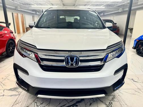 2022 Honda Pilot Touring 8-Passenger