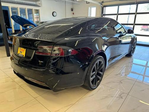 2021 Tesla Model S Plaid