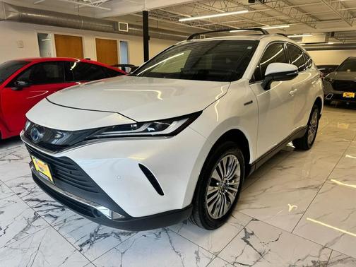 Blizzard Pearl 2021 Toyota Venza XLE